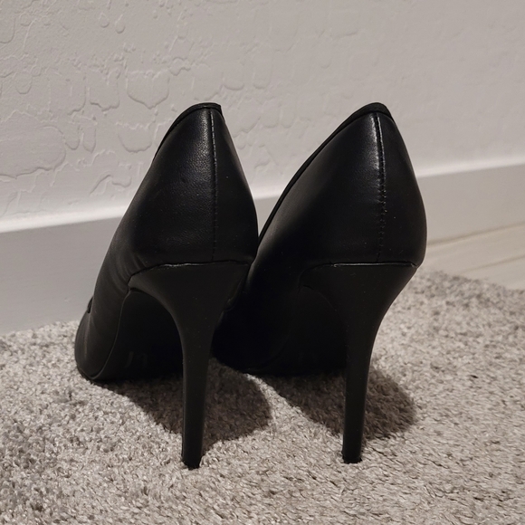 OFFICE CHIC Black Stiletto Pointy Toe Pump - Picture 3 of 4